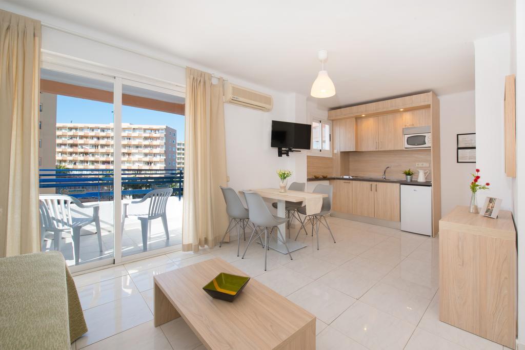 Apartamentos Calablanca Palmanova Buitenkant foto